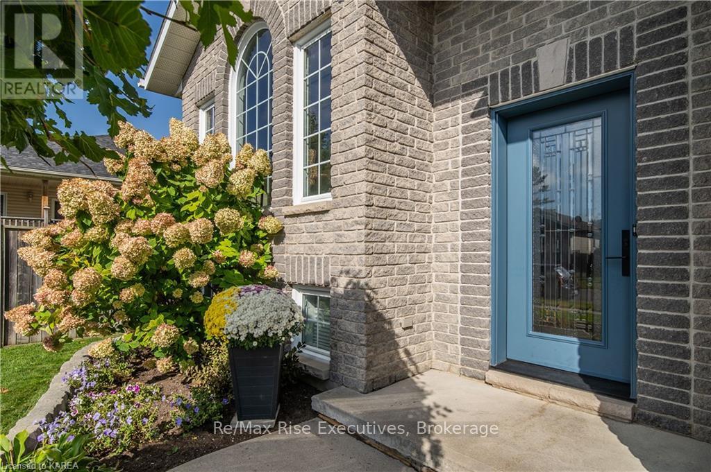 1142 Deerfield Drive, Kingston, Ontario  K7P 0A4 - Photo 4 - X9413278