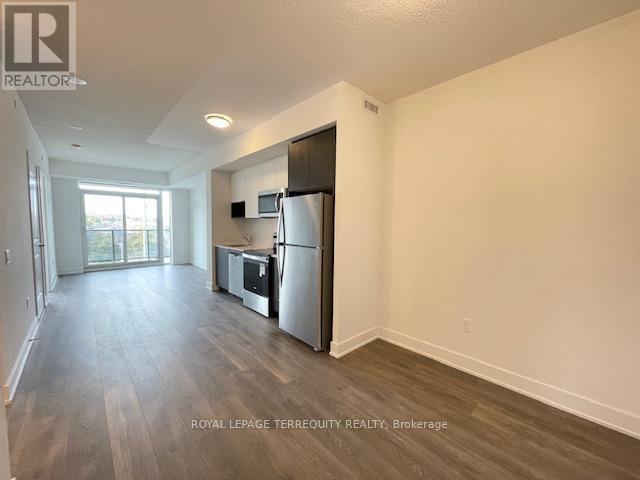 405 - 204 Burnhamthorpe Road E, Mississauga, Ontario  L5A 0B3 - Photo 2 - W9789404