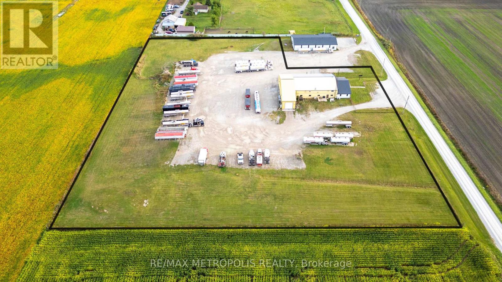 4216 Waterworks Road, Petrolia, Ontario  N0N 1R0 - Photo 3 - X9798421