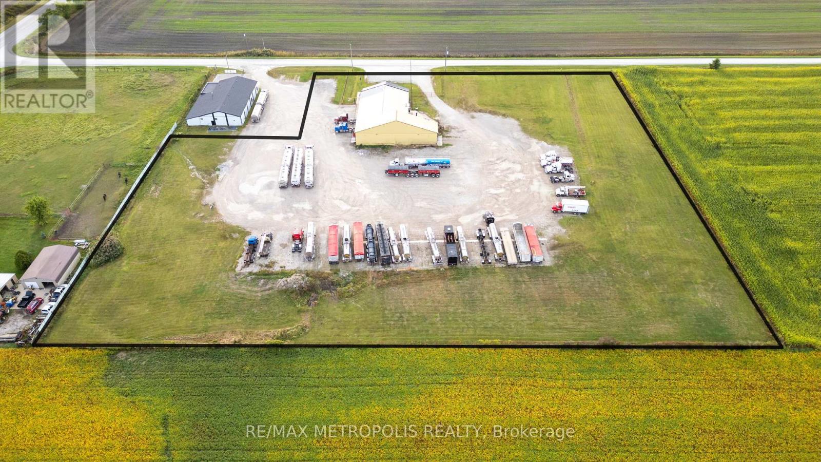 4216 Waterworks Road, Petrolia, Ontario  N0N 1R0 - Photo 4 - X9798421