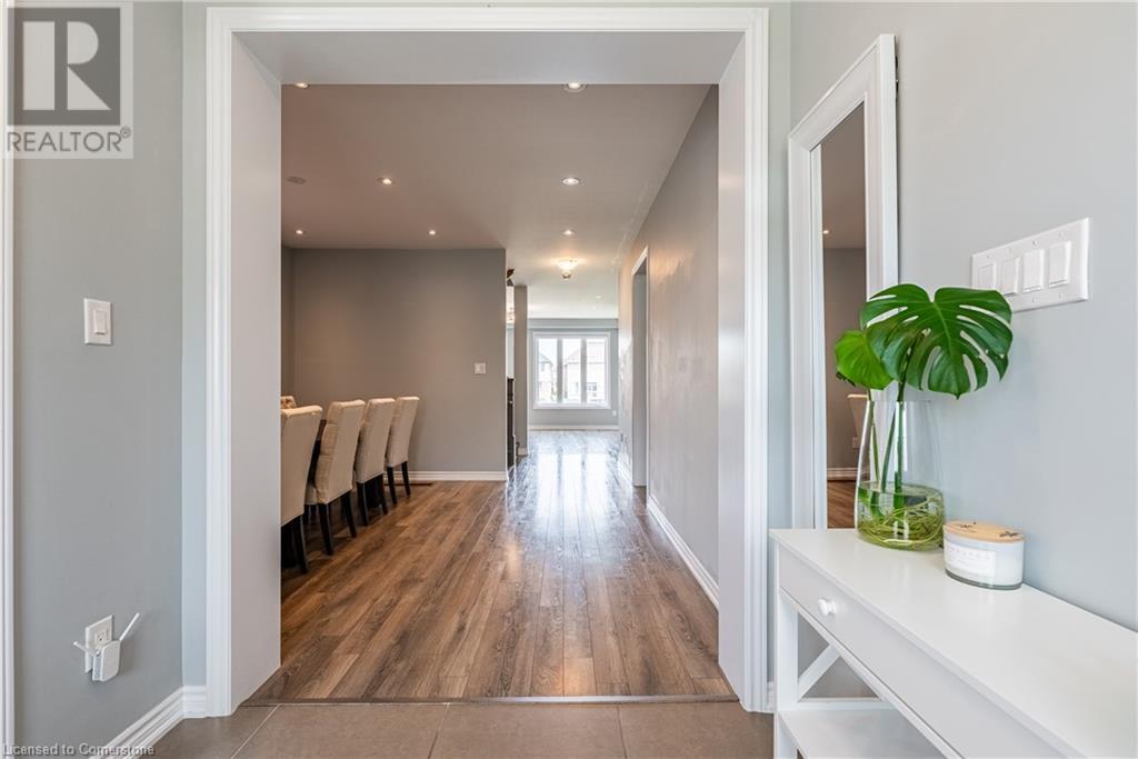 8445 Sweet Chestnut Drive, Niagara Falls, Ontario  L2H 0N2 - Photo 5 - 40670441