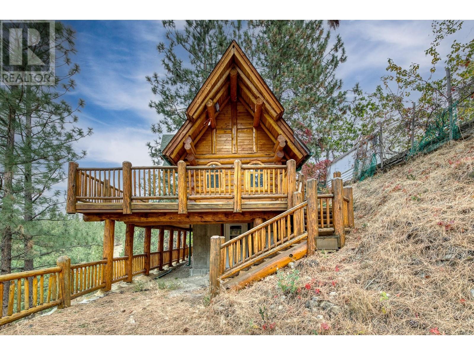 2084 PINEWINDS Place Okanagan Falls