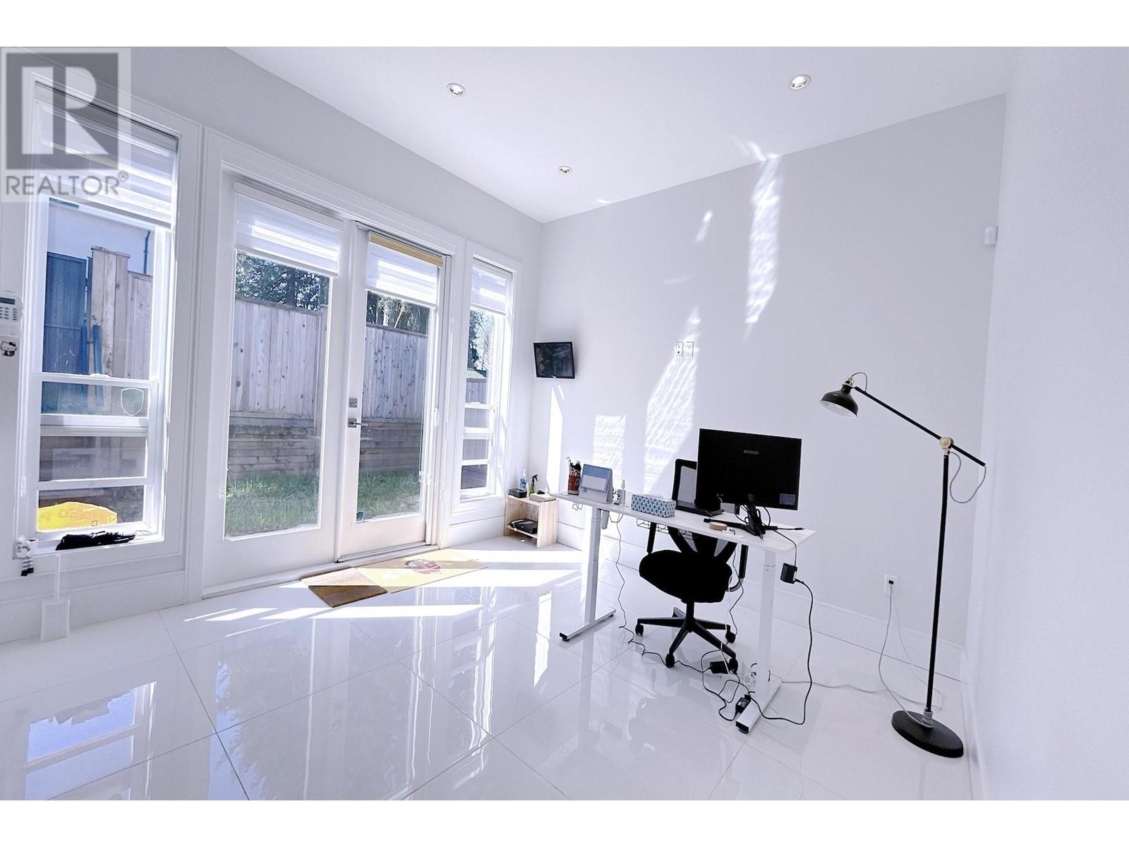 Listing Picture 2 of 17 : 7697 ULSTER STREET, Burnaby / 本拿比 - 魯藝地產 Yvonne Lu Group - MLS Medallion Club Member