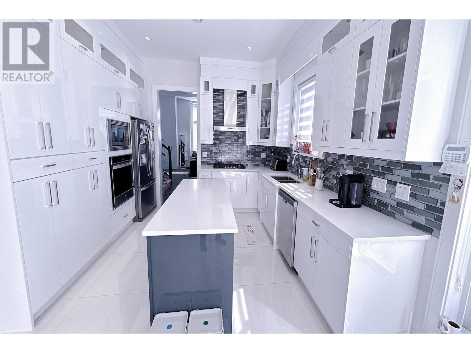 Listing Picture 4 of 17 : 7697 ULSTER STREET, Burnaby / 本拿比 - 魯藝地產 Yvonne Lu Group - MLS Medallion Club Member