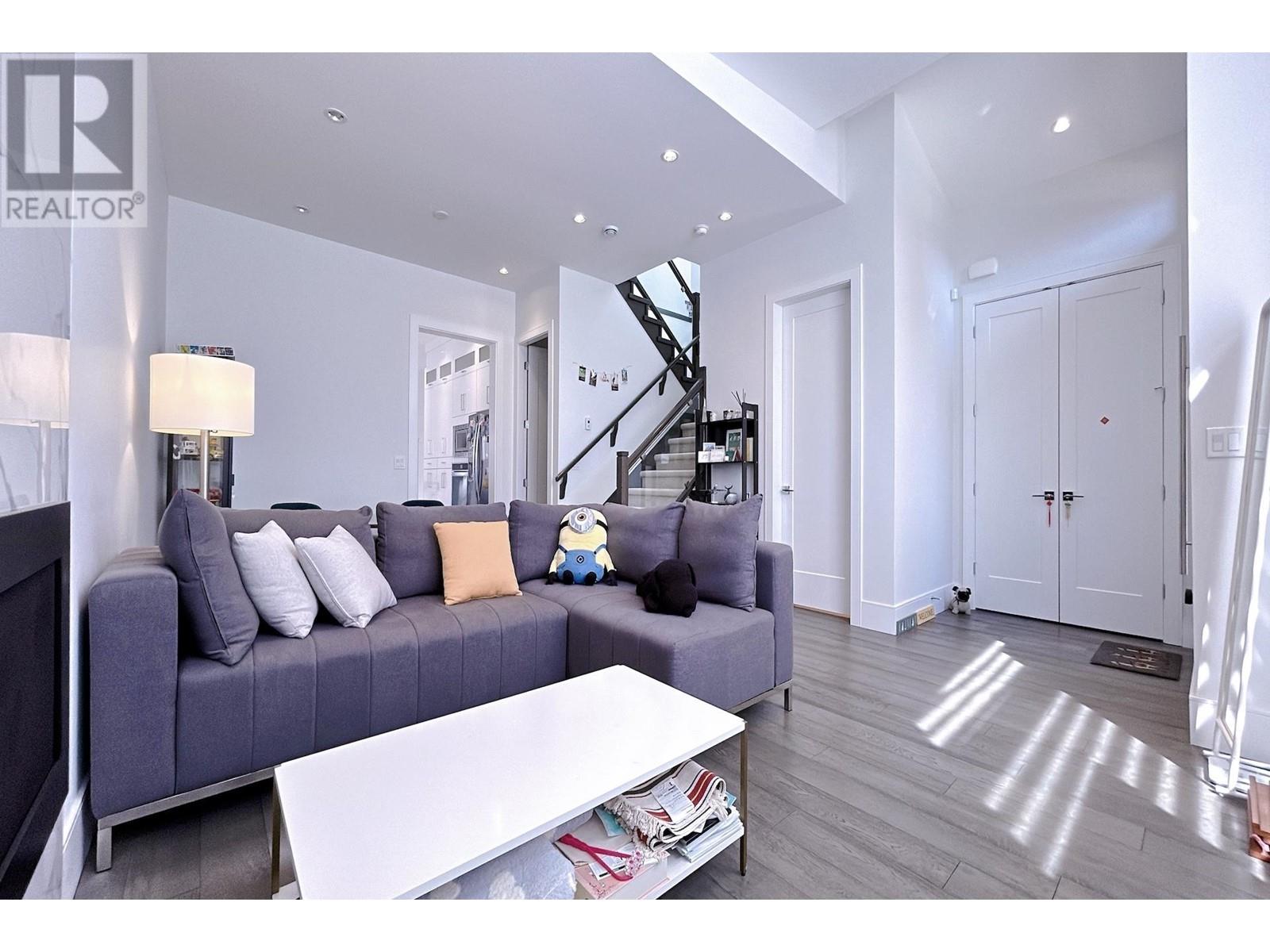 Listing Picture 5 of 17 : 7697 ULSTER STREET, Burnaby / 本拿比 - 魯藝地產 Yvonne Lu Group - MLS Medallion Club Member