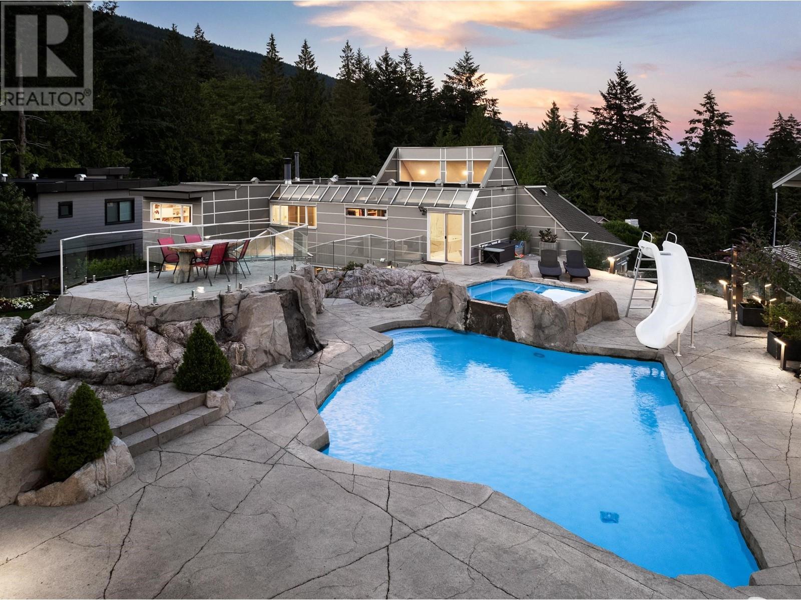 3722 Southridge Place, West Vancouver, British Columbia  V7V 3H8 - Photo 2 - R2940581