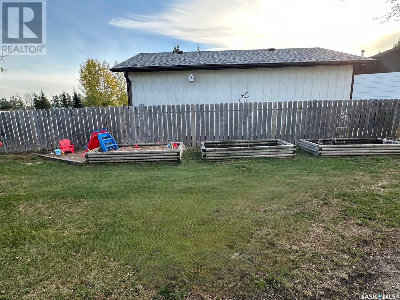 737 Willow Place, Hudson Bay, Saskatchewan  S0E 0Y0 - Photo 5 - SK987216