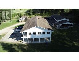 3423 3A Highway Creston