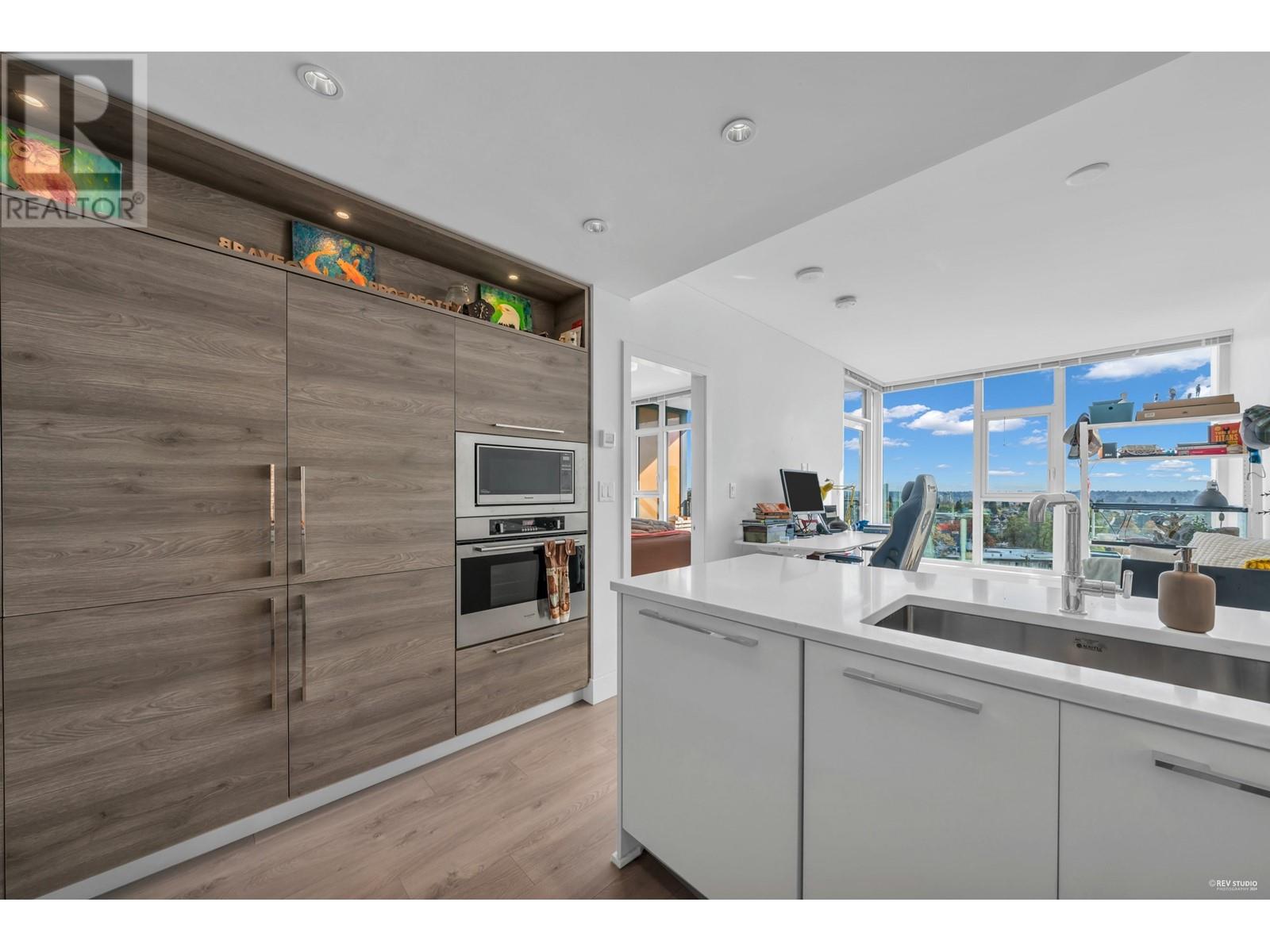 Listing Picture 2 of 31 : 709 7303 NOBLE LANE, Burnaby / 本拿比 - 魯藝地產 Yvonne Lu Group - MLS Medallion Club Member