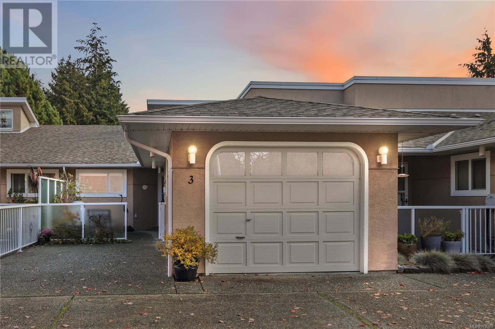 3 3049 Brittany Dr, colwood, British Columbia