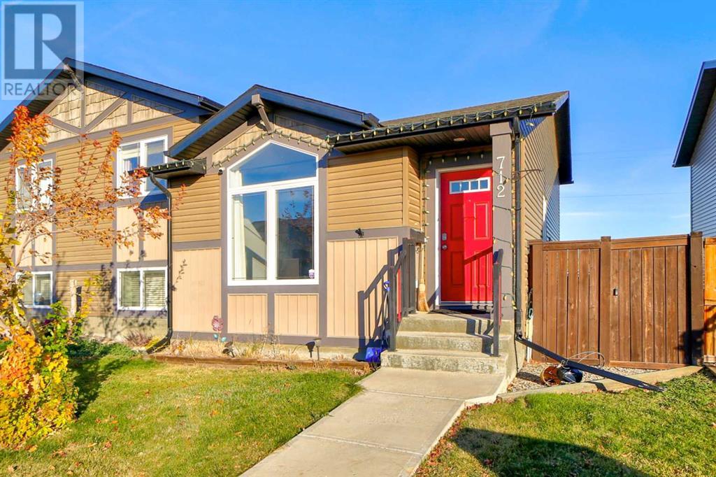 712 Sunset Place, Coaldale, Alberta  T1M 0C5 - Photo 2 - A2176028