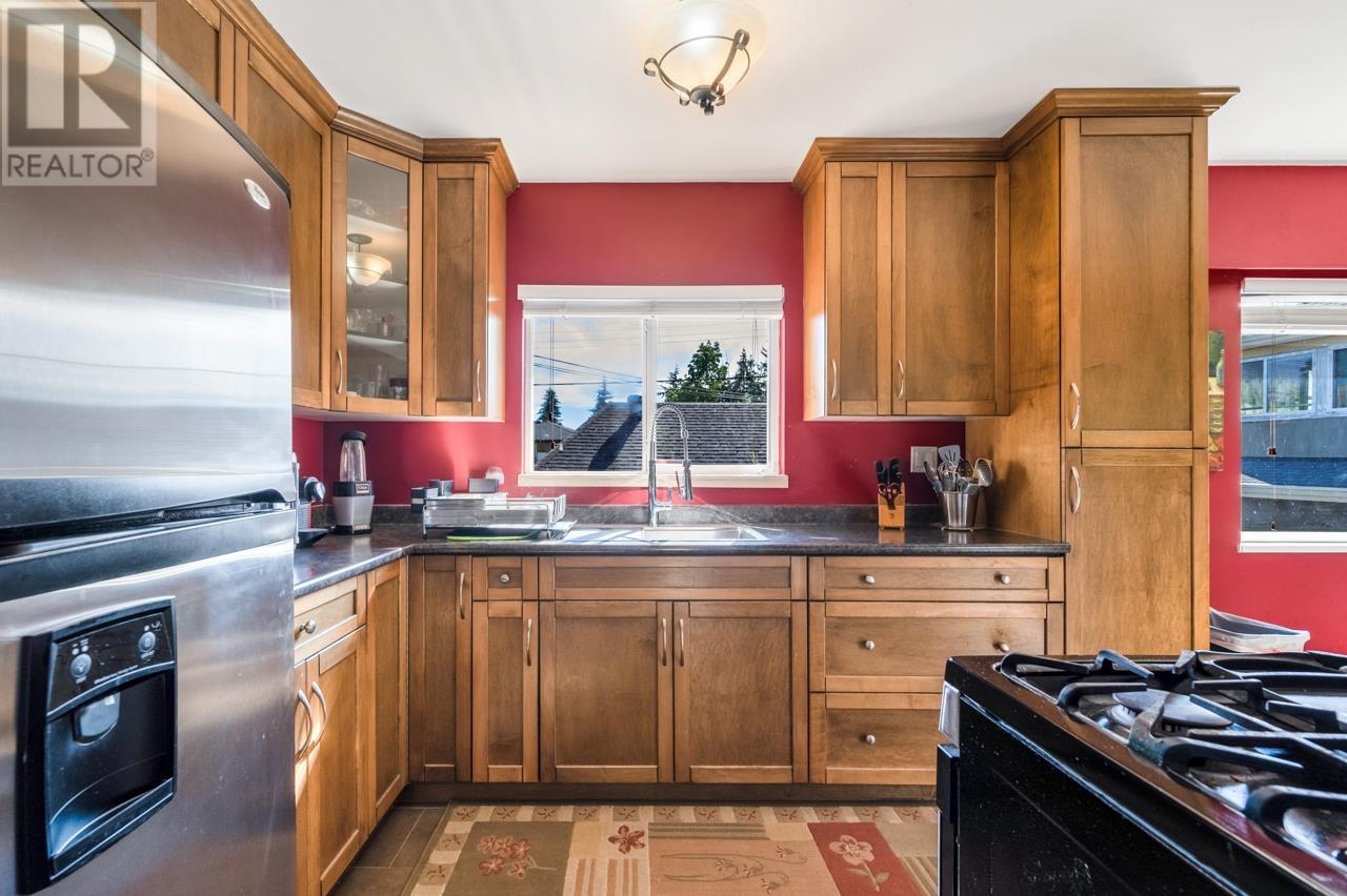 Property at 10540 AINTREE CRESCENT image 2