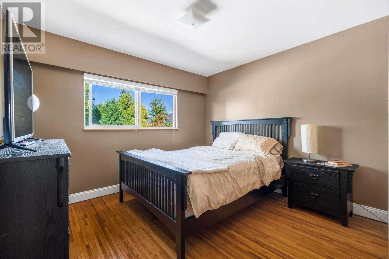 Property at 10540 AINTREE CRESCENT image 4