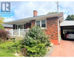 105 KINGS FOREST DRIVE, Hamilton, Ontario