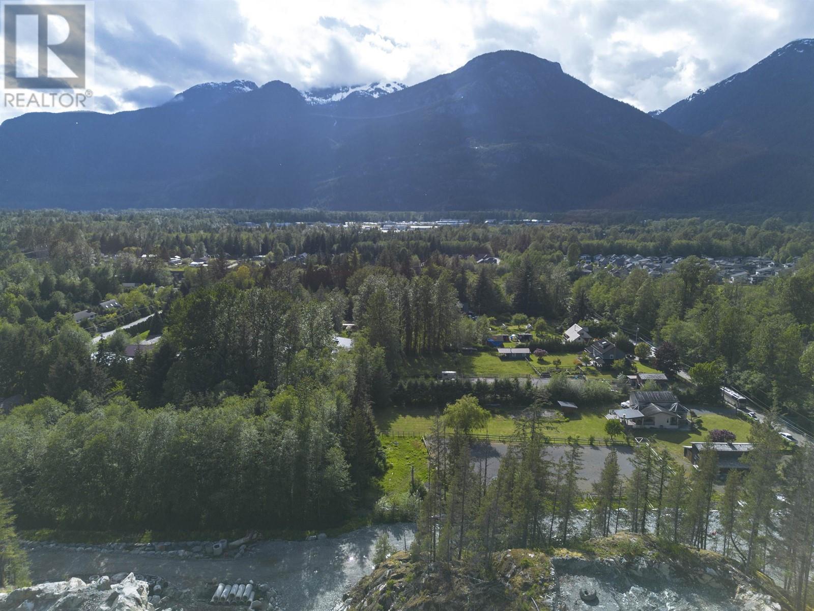 10 1050 Finch Drive, Squamish, British Columbia  V8B 0S9 - Photo 13 - R2940760