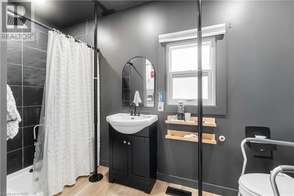 252 Emerick Avenue, Fort Erie, Ontario  L2A 2W5 - Photo 27 - 40668994