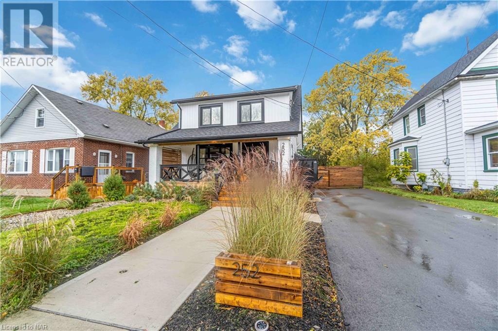 252 Emerick Avenue, Fort Erie, Ontario  L2A 2W5 - Photo 3 - 40668994