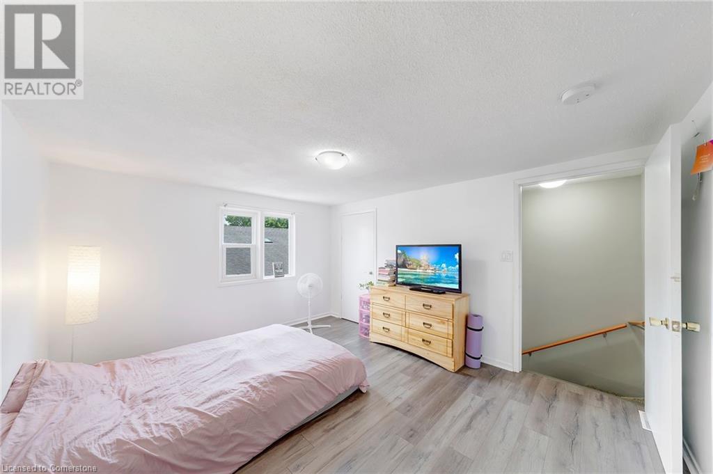 227 Fairway Road N, Kitchener, Ontario  N2A 2N7 - Photo 9 - 40649833