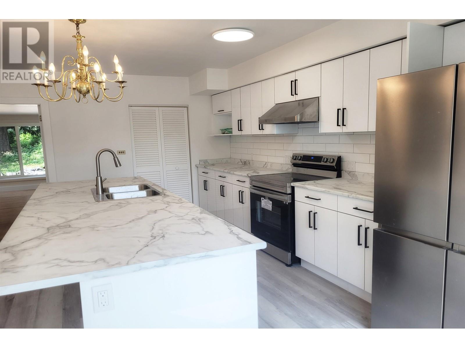 1649 W 69th Avenue, Vancouver, British Columbia  V6P 2W7 - Photo 4 - R2940701