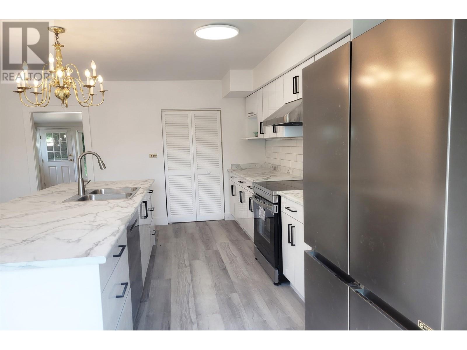 1649 W 69th Avenue, Vancouver, British Columbia  V6P 2W7 - Photo 5 - R2940701