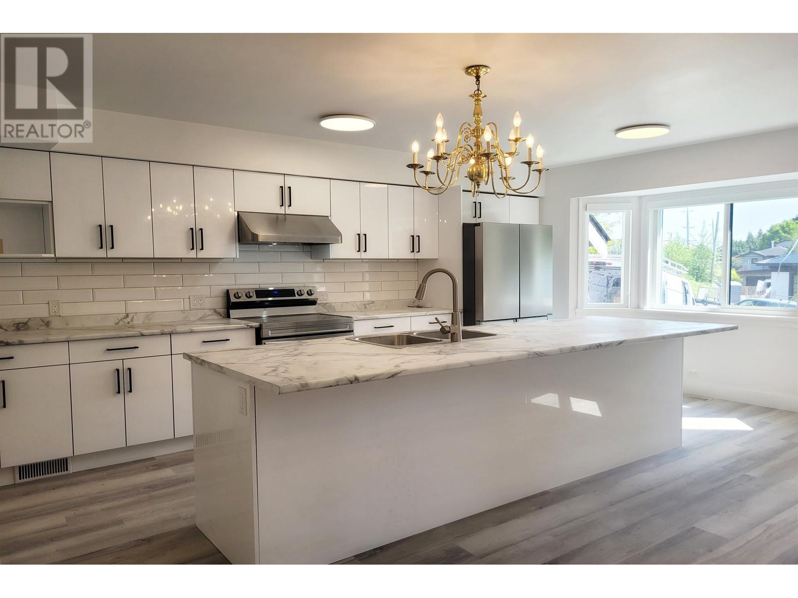 1649 W 69th Avenue, Vancouver, British Columbia  V6P 2W7 - Photo 2 - R2940701