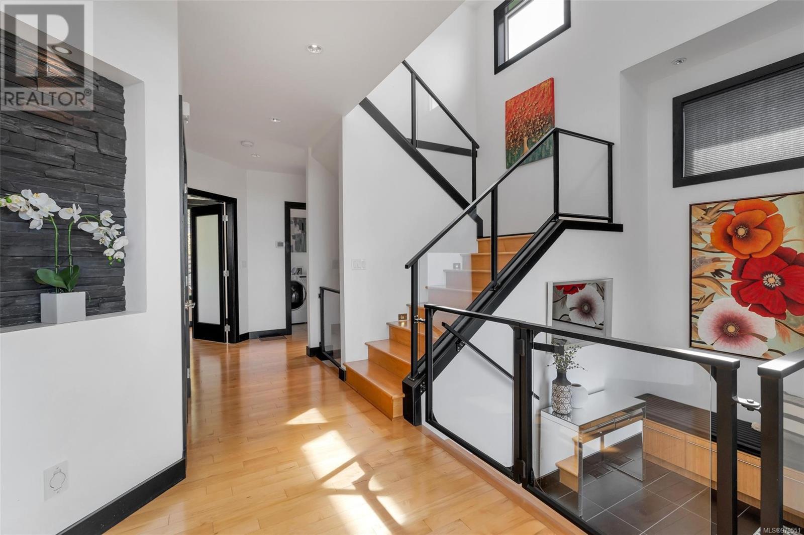 Property at 4015 Rainbow St image 3