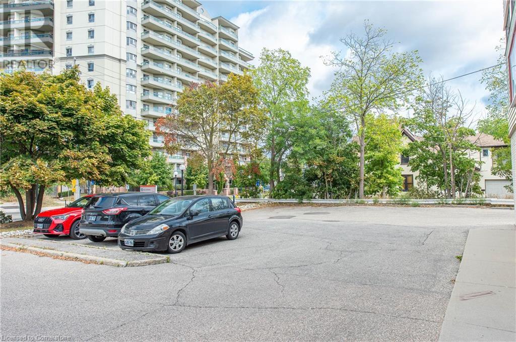 585 Queen Street S, Kitchener, Ontario  N2G 4S4 - Photo 2 - 40672051