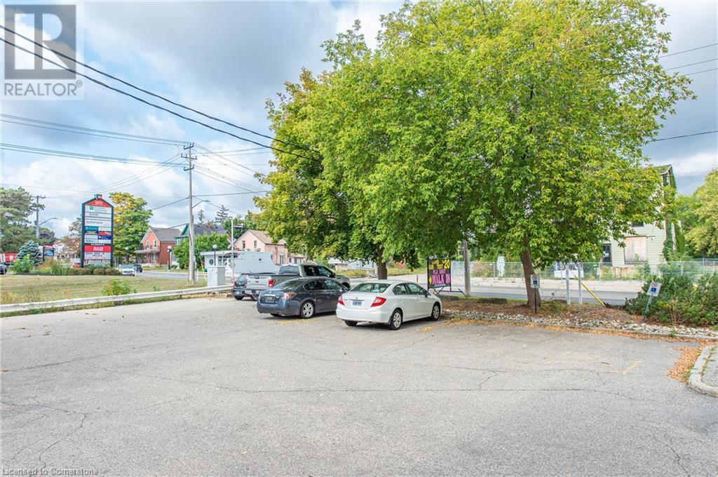 585 Queen Street S, Kitchener, Ontario  N2G 4S4 - Photo 3 - 40672051