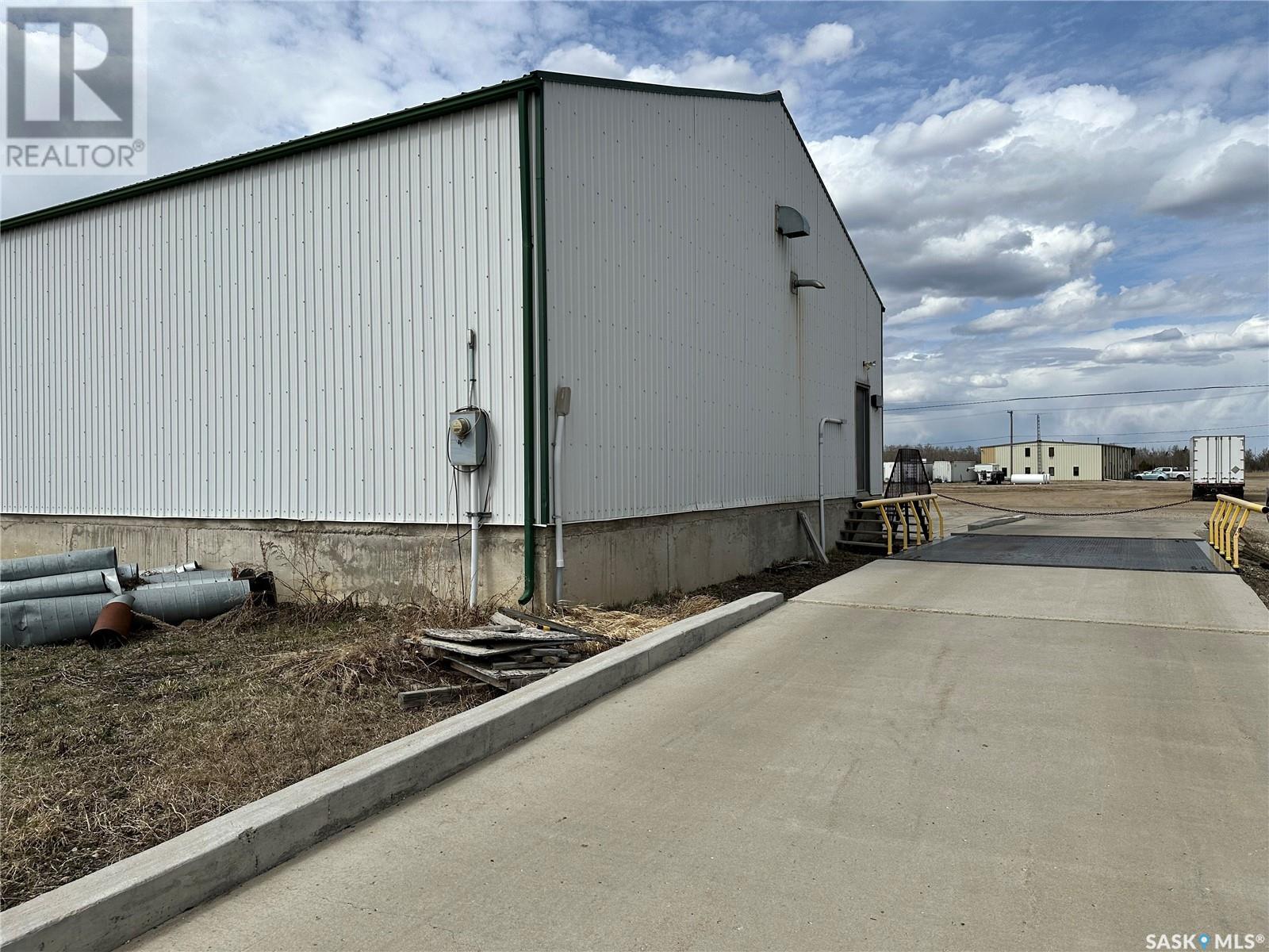 1704 3rd Avenue, Humboldt, Saskatchewan  S0K 2A0 - Photo 2 - SK987286