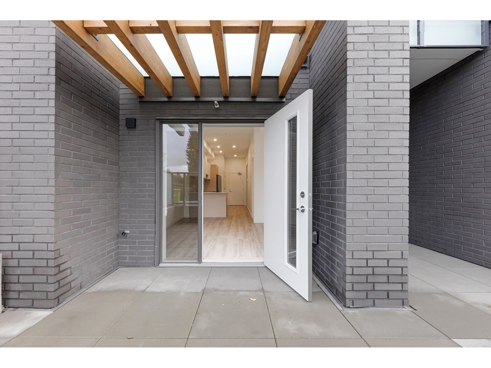 W108 10828 139a Street Street, Surrey, British Columbia  V3R 3E5 - Photo 13 - R2940478