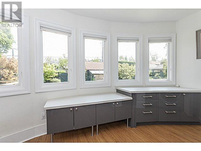 Listing Picture 11 of 12 : 5872 ARLINGTON STREET, Vancouver / 溫哥華 - 魯藝地產 Yvonne Lu Group - MLS Medallion Club Member