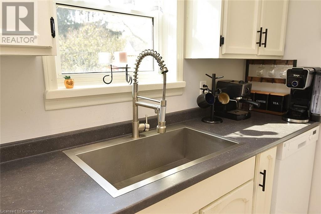 590 Queensdale Avenue E, Hamilton, Ontario  L8V 1L3 - Photo 12 - 40671970