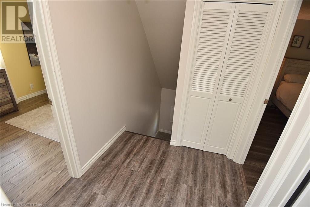 590 Queensdale Avenue E, Hamilton, Ontario  L8V 1L3 - Photo 25 - 40671970