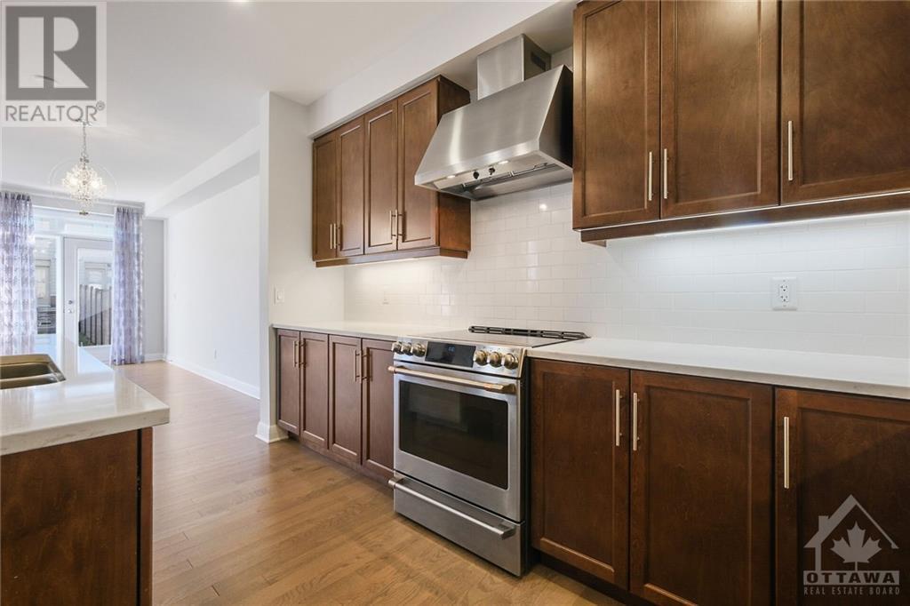 320 Wigwas StreetOttawa, Ontario  K1K 5A2 - Photo 5 - X10410992