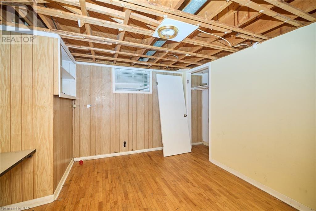 5 East Hampton Road, St. Catharines, Ontario  L2T 3C9 - Photo 13 - 40668567