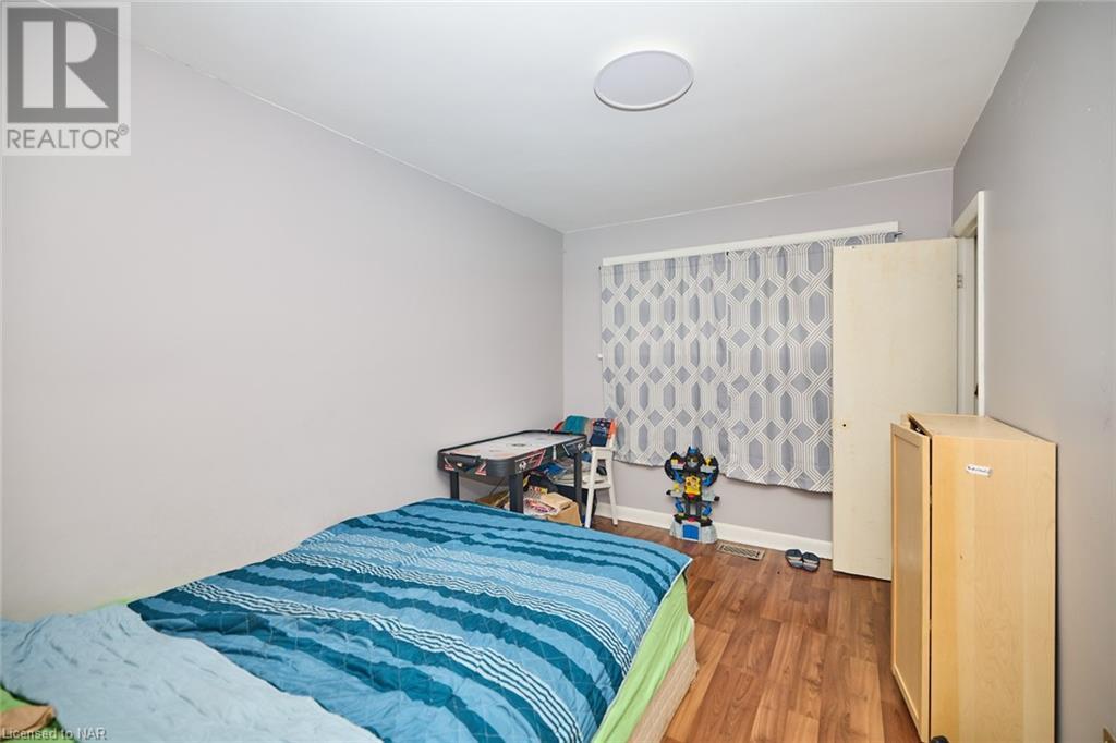 5 East Hampton Road, St. Catharines, Ontario  L2T 3C9 - Photo 11 - 40668567