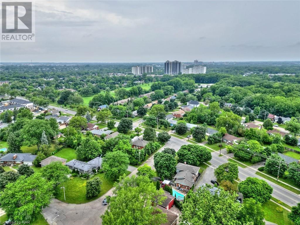 5 East Hampton Road, St. Catharines, Ontario  L2T 3C9 - Photo 22 - 40668567