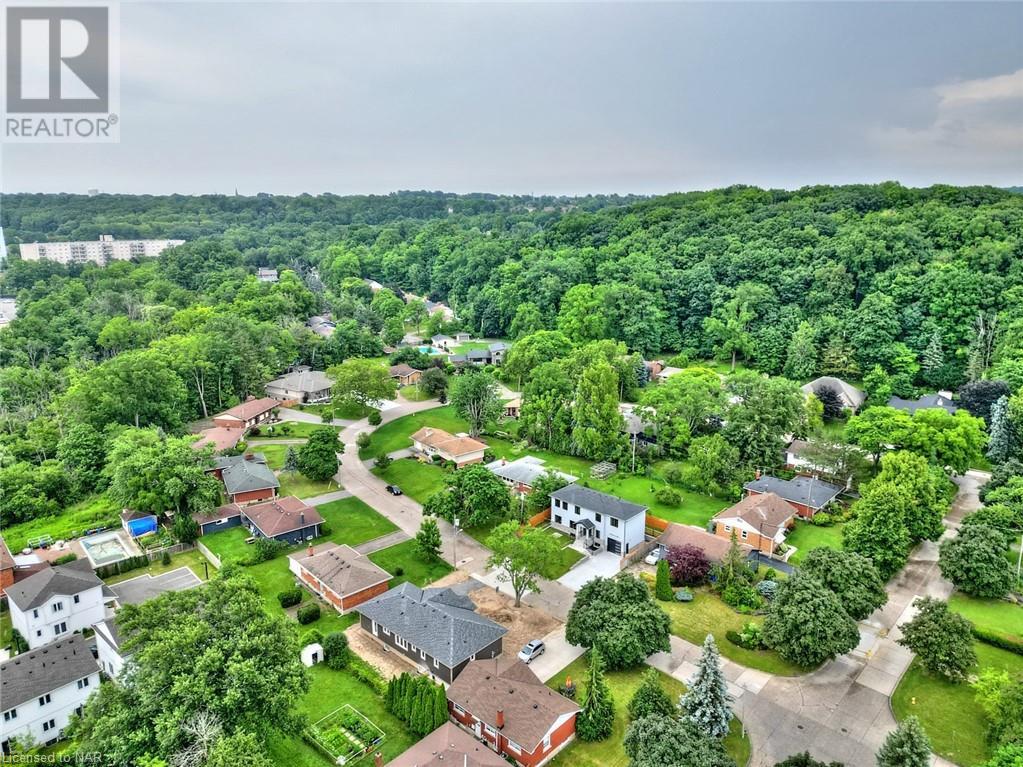 5 East Hampton Road, St. Catharines, Ontario  L2T 3C9 - Photo 24 - 40668567