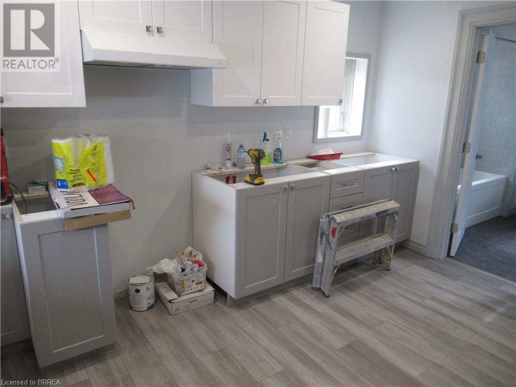 81 East Avenue, Brantford, Ontario  N3S 3L6 - Photo 4 - 40665417