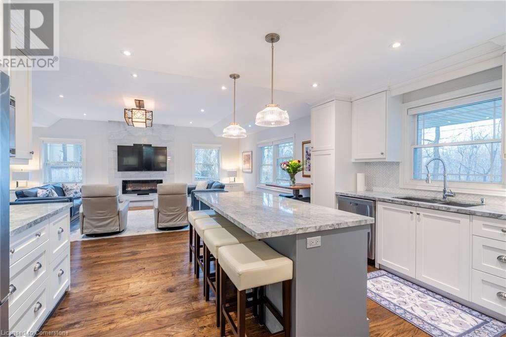 4306 Lakeshore Road, Burlington, Ontario  L7L 1A8 - Photo 9 - 40669382