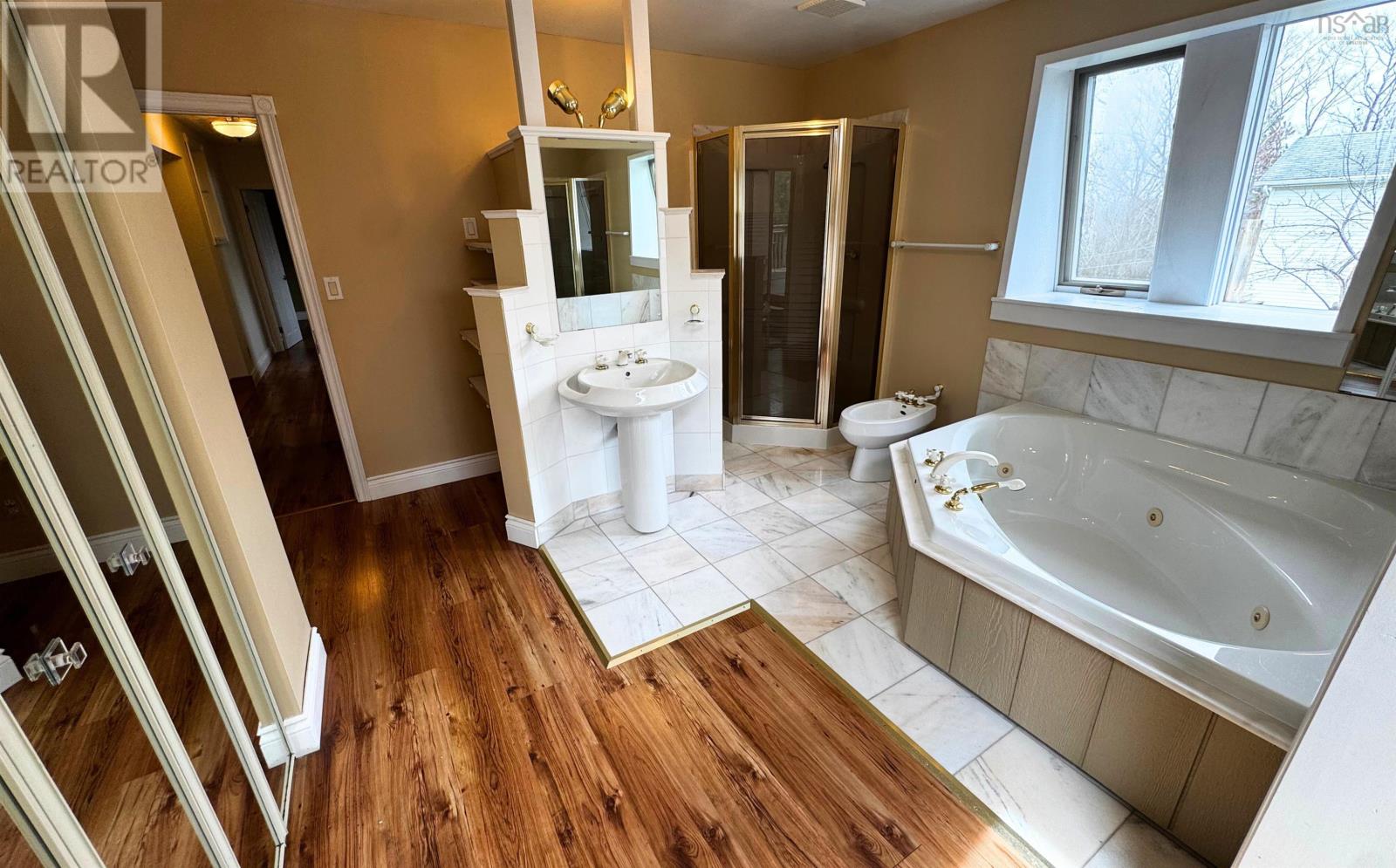 206 Lakeview Road, Lakeview, Nova Scotia  B4C 4C8 - Photo 17 - 202425804