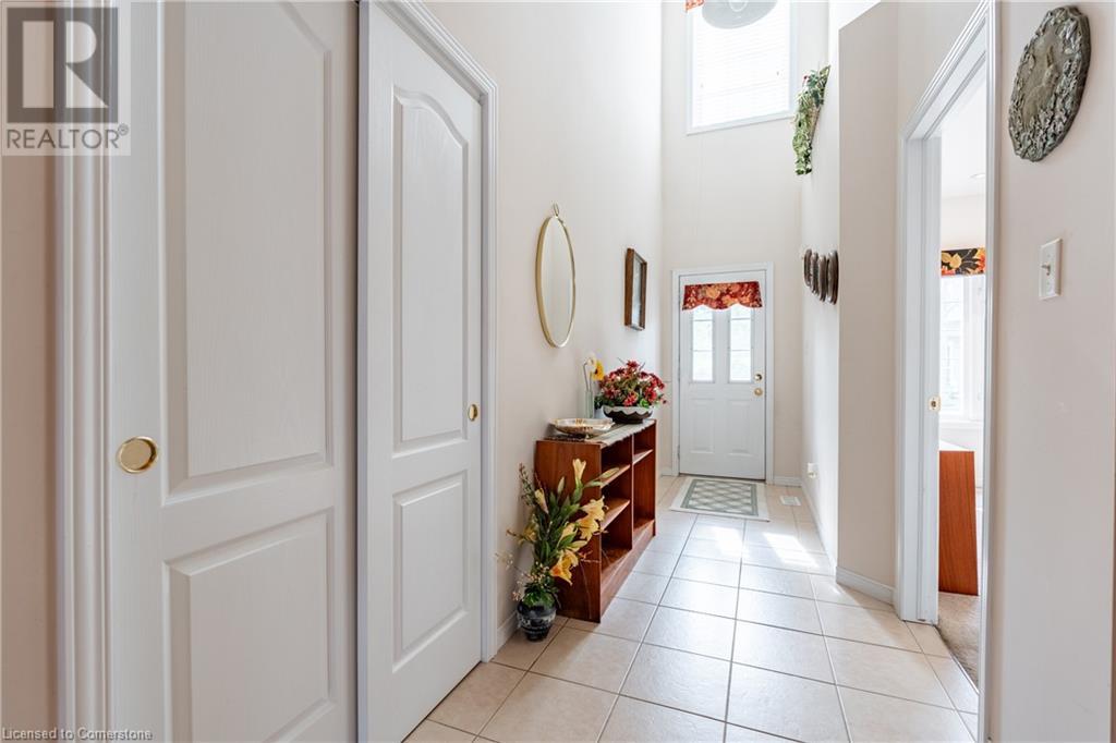 566 Southridge Drive Unit# 32, Hamilton, Ontario  L9C 7W5 - Photo 5 - 40671745