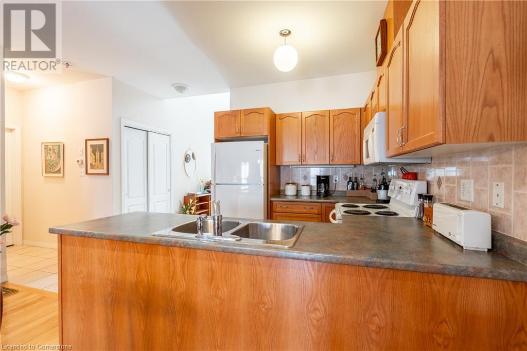 566 Southridge Drive Unit# 32, Hamilton, Ontario  L9C 7W5 - Photo 8 - 40671745