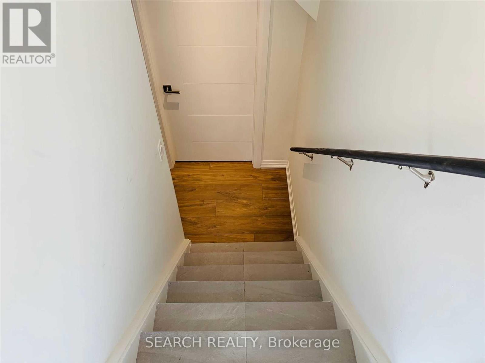 Lower - 376 Lorne Avenue, Newmarket, Ontario  L3Y 4L2 - Photo 2 - N10225498