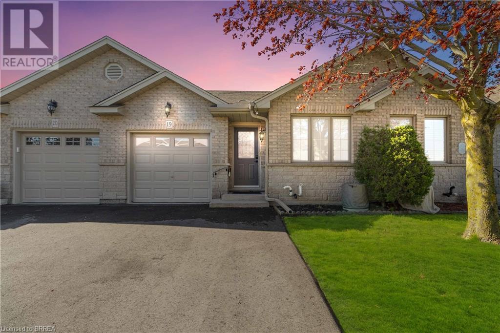 24 GRIFFITHS Drive Unit# 19, paris, Ontario