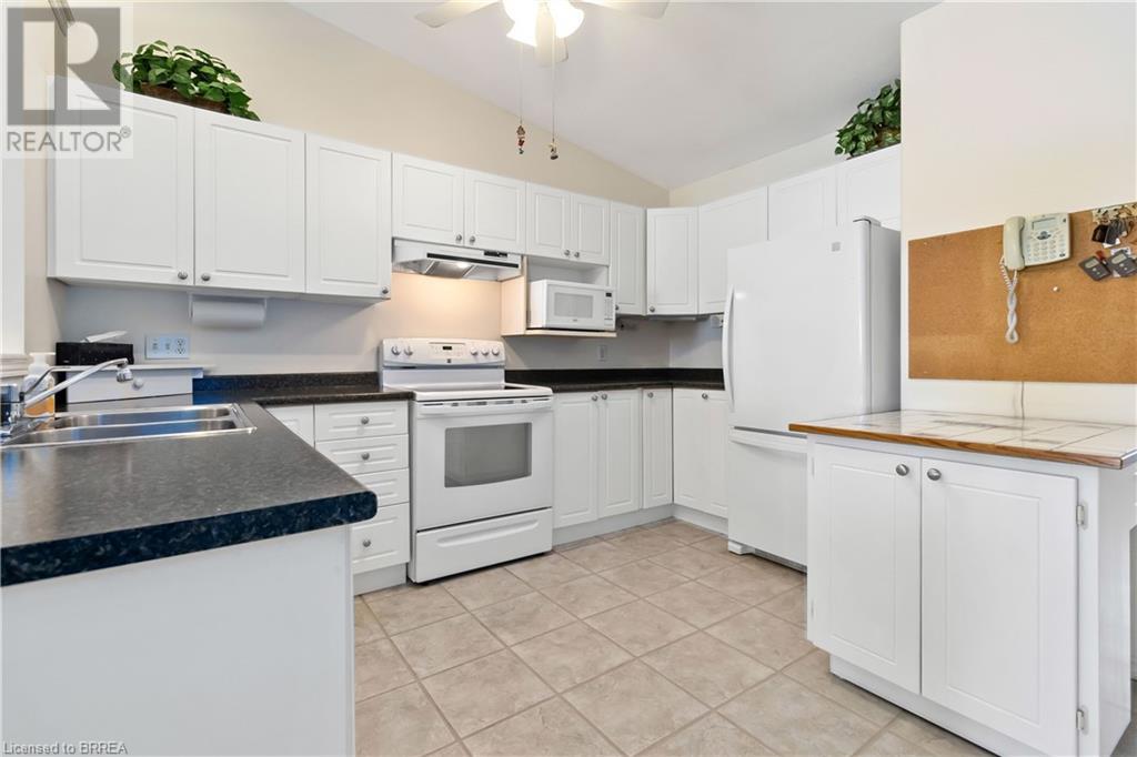 24 Griffiths Drive Unit# 19, Paris, Ontario  N3L 4C5 - Photo 9 - 40671824