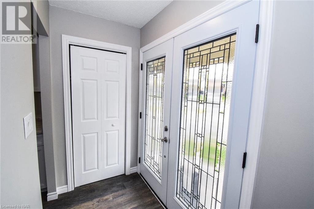 7 Dianne Drive, St. Catharines, Ontario  L2P 3R7 - Photo 4 - 40671073