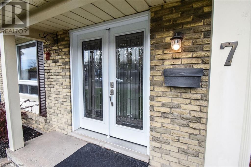 7 Dianne Drive, St. Catharines, Ontario  L2P 3R7 - Photo 3 - 40671073