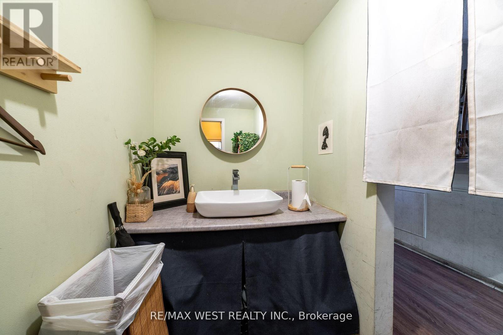 135 Ossington Avenue, Toronto, Ontario  M6J 2Z6 - Photo 10 - C10254011