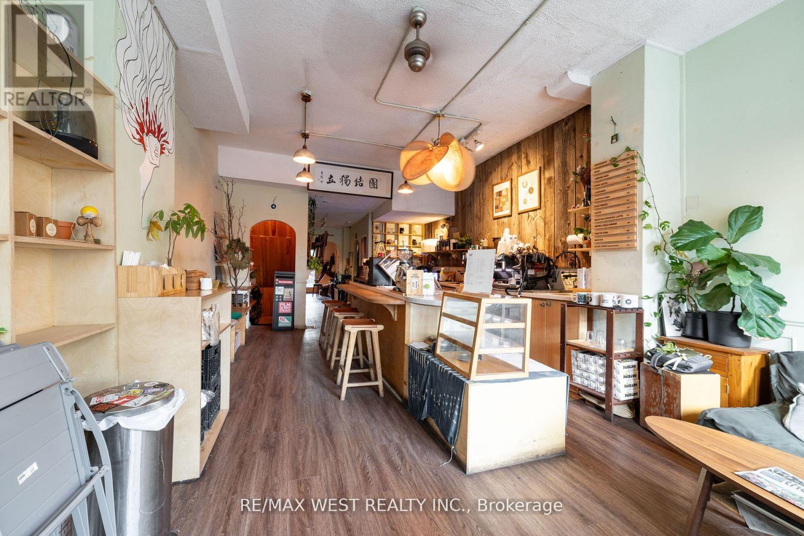 135 Ossington Avenue, Toronto, Ontario  M6J 2Z6 - Photo 4 - C10254011